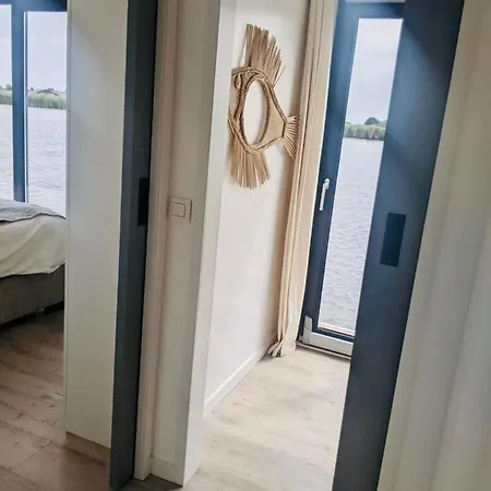 6 Personen Luxe Houseboat Splendid Nabij Amsterdam Hotel na wodzie Monnickendam