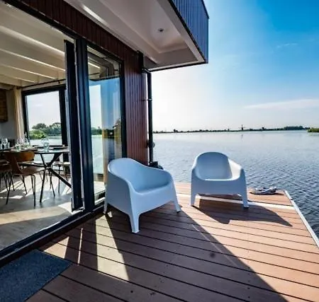 6 Personen Luxe Houseboat Splendid Nabij Amsterdam Monnickendam