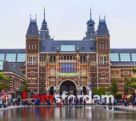 Botel Winter At Surla Houseboat Splendid At Marina Monnickendam