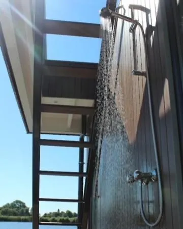 Winter At Surla Houseboat Splendid At Marina * Monnickendam