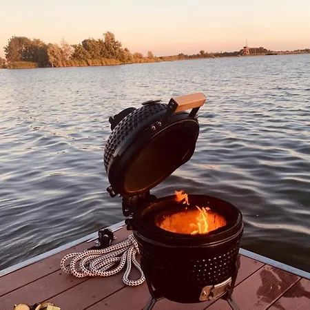 Hotel en barco Winter At Surla Houseboat Splendid At Marina *