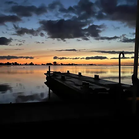Winter At Surla Houseboat Splendid At Marina Hotel en barco